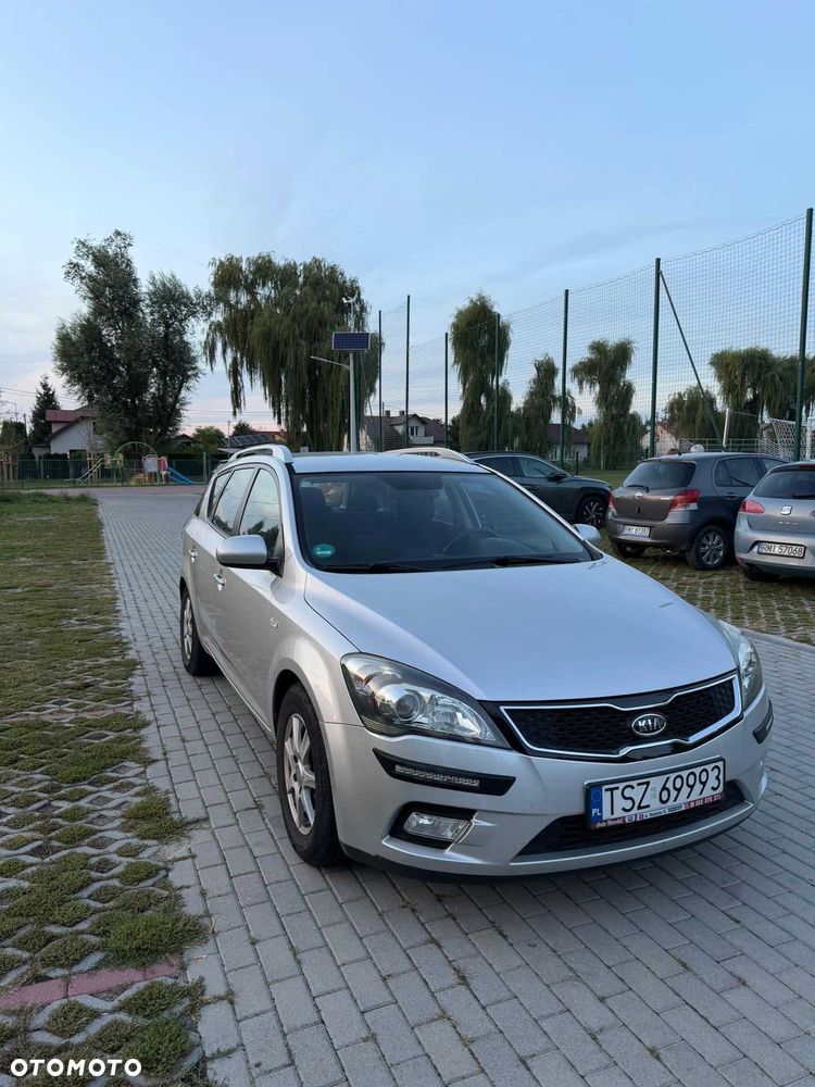 Kia Ceed - 8