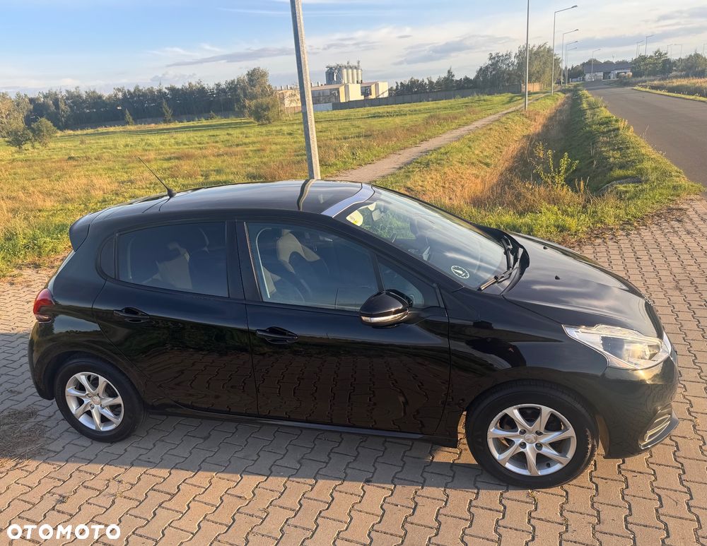 Peugeot 208 1.2 VTi Allure - 18