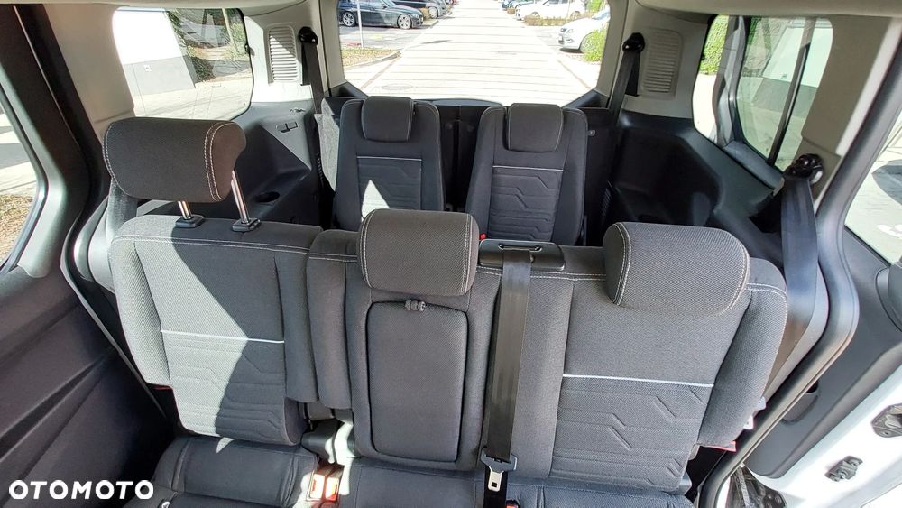 Ford Tourneo Connect Grand - 16