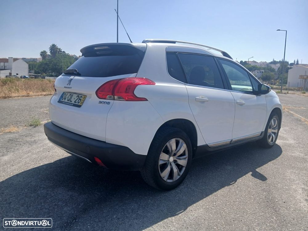 Peugeot 2008 1.2 PureTech Allure - 6