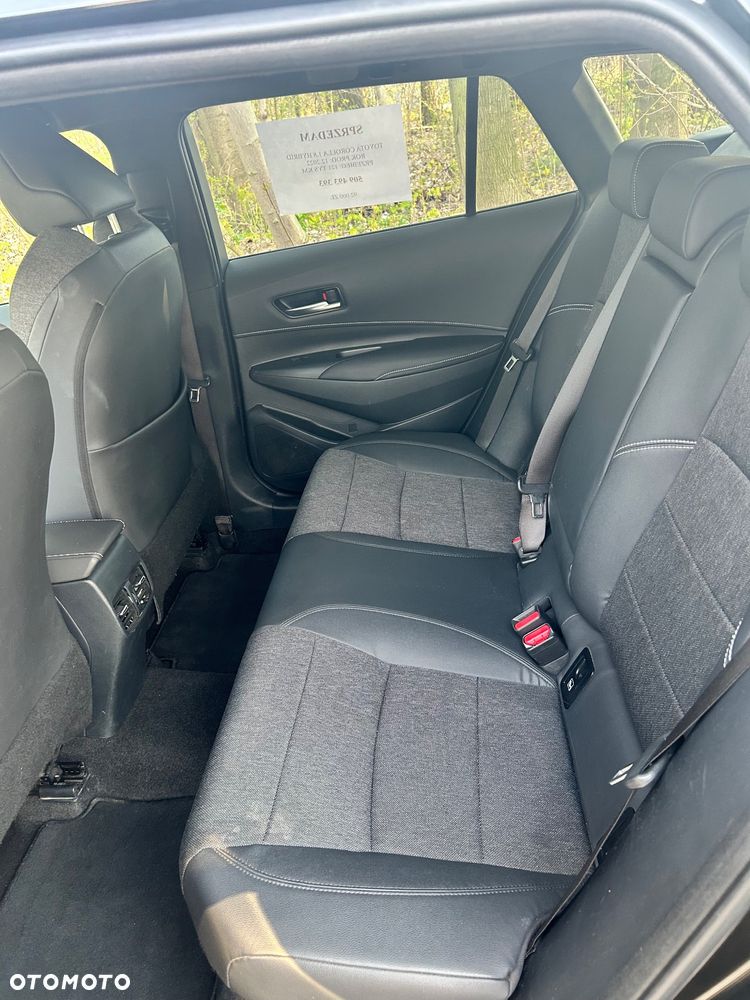 Toyota Corolla 1.8 Hybrid Comfort - 23