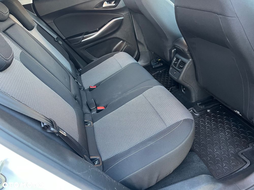 Opel Grandland X 1.2 T GPF Design Line S&S - 28