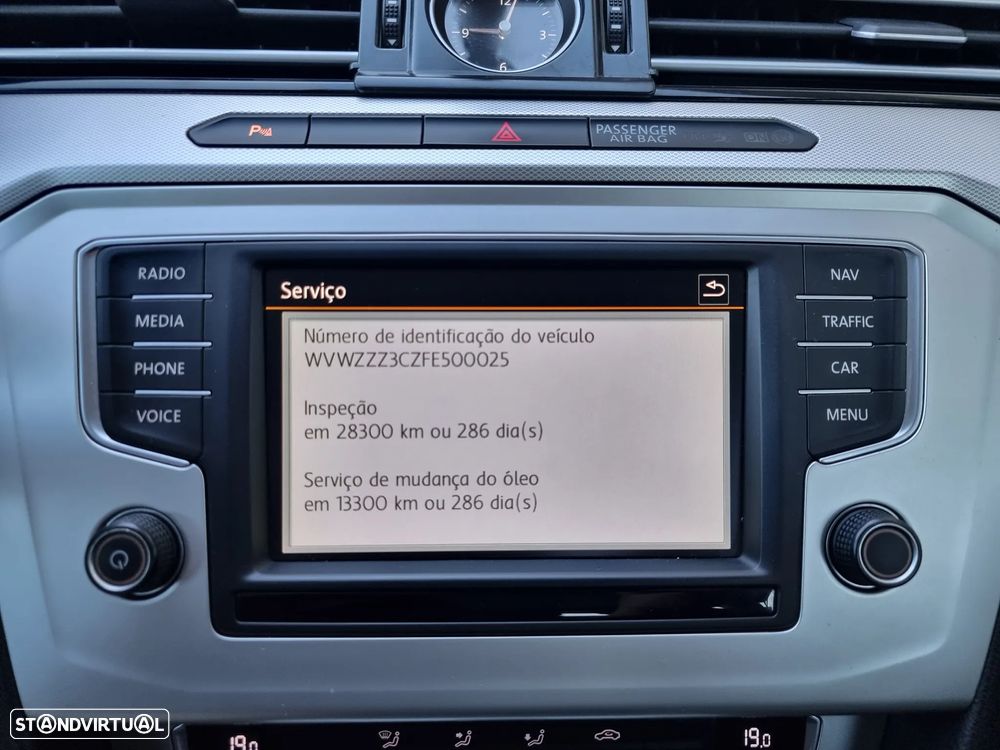 VW Passat Variant 2.0 TDI Confortline - 23