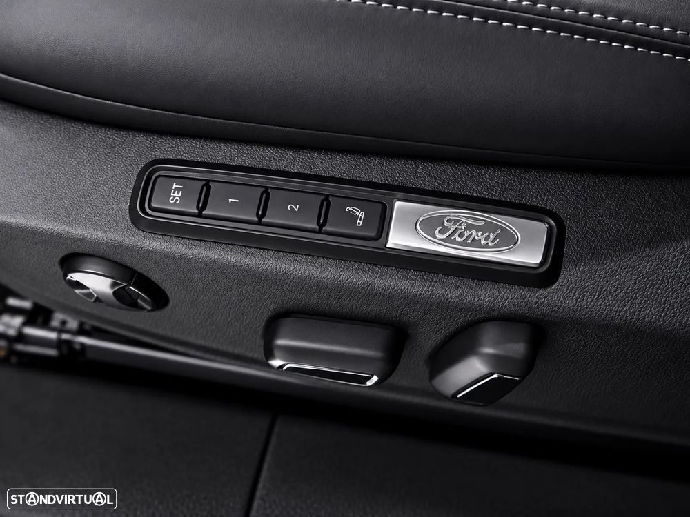 Ford Explorer 79 kWh Premium — fotografia 32