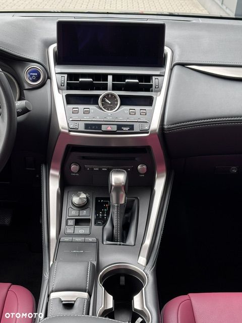 Lexus NX 300h F Impression AWD - 27