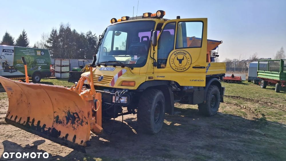 Mercedes-Benz Unimog U300 - 6