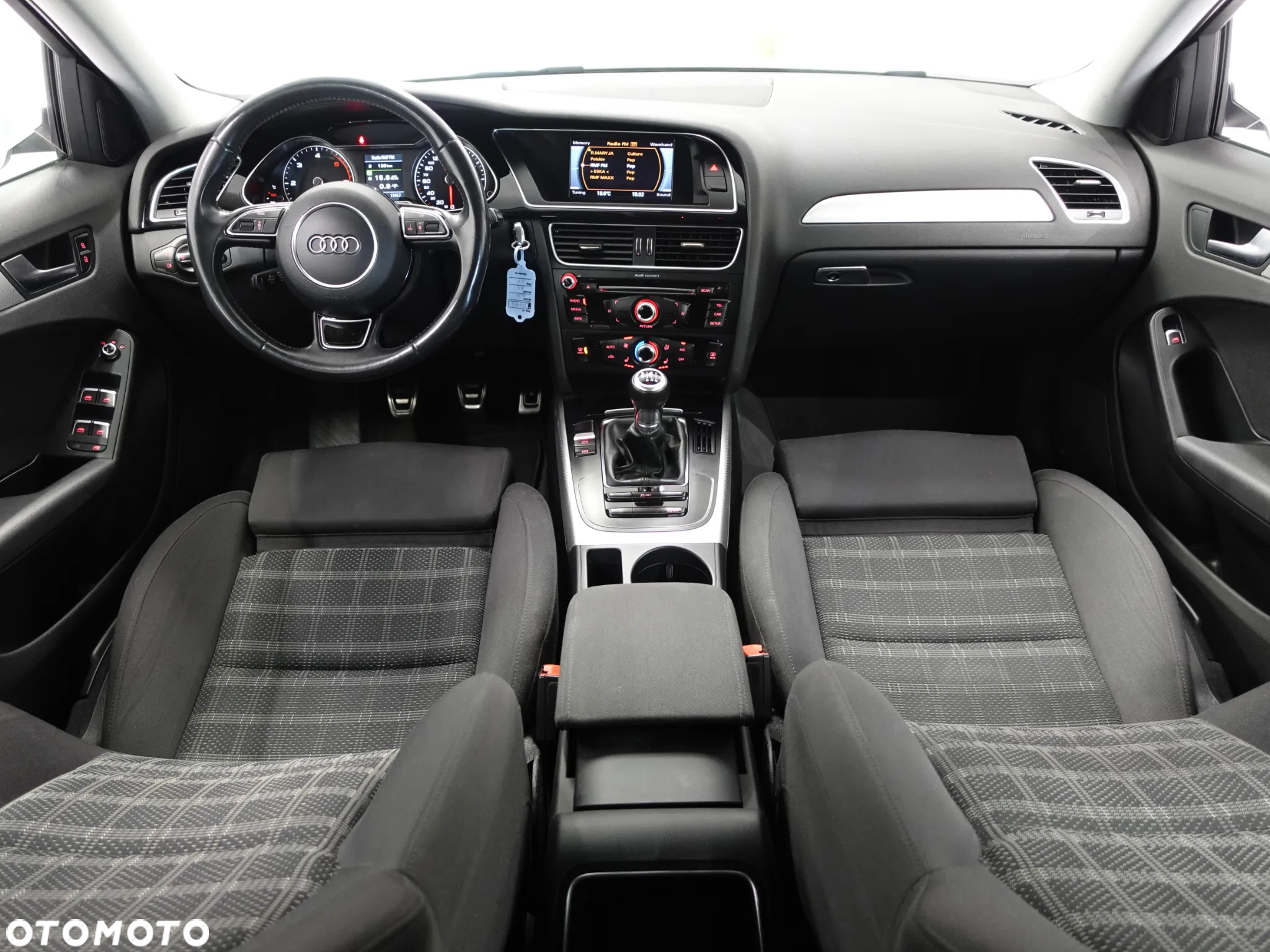 Audi A4 Avant 2.0 TDI DPF clean diesel quattro S line Sportpaket - 31