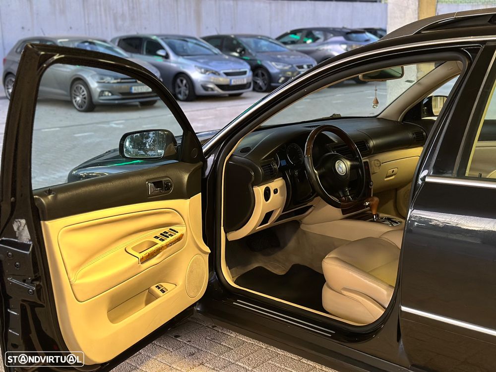 VW Passat Variant 1.9 TDi Highline Tip - 7