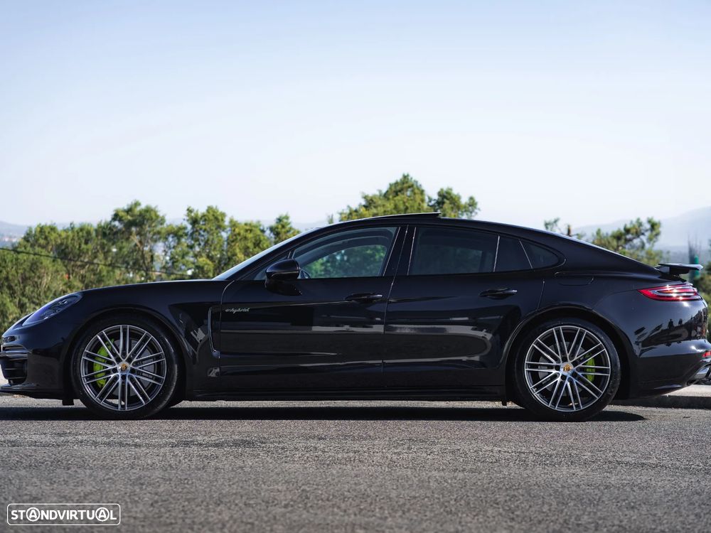 Porsche Panamera 4 E-Hybrid - 4