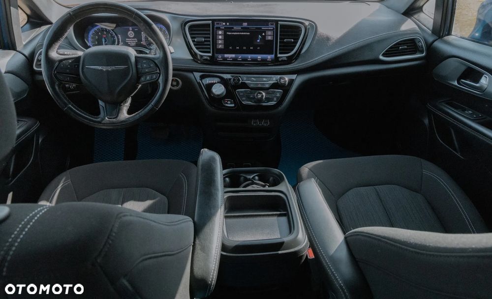 Chrysler Pacifica - 37