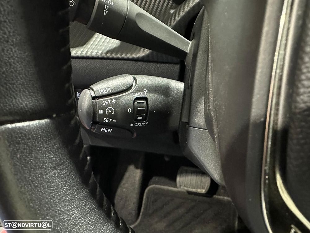 Peugeot e-2008 50 kWh Active Pack - 39