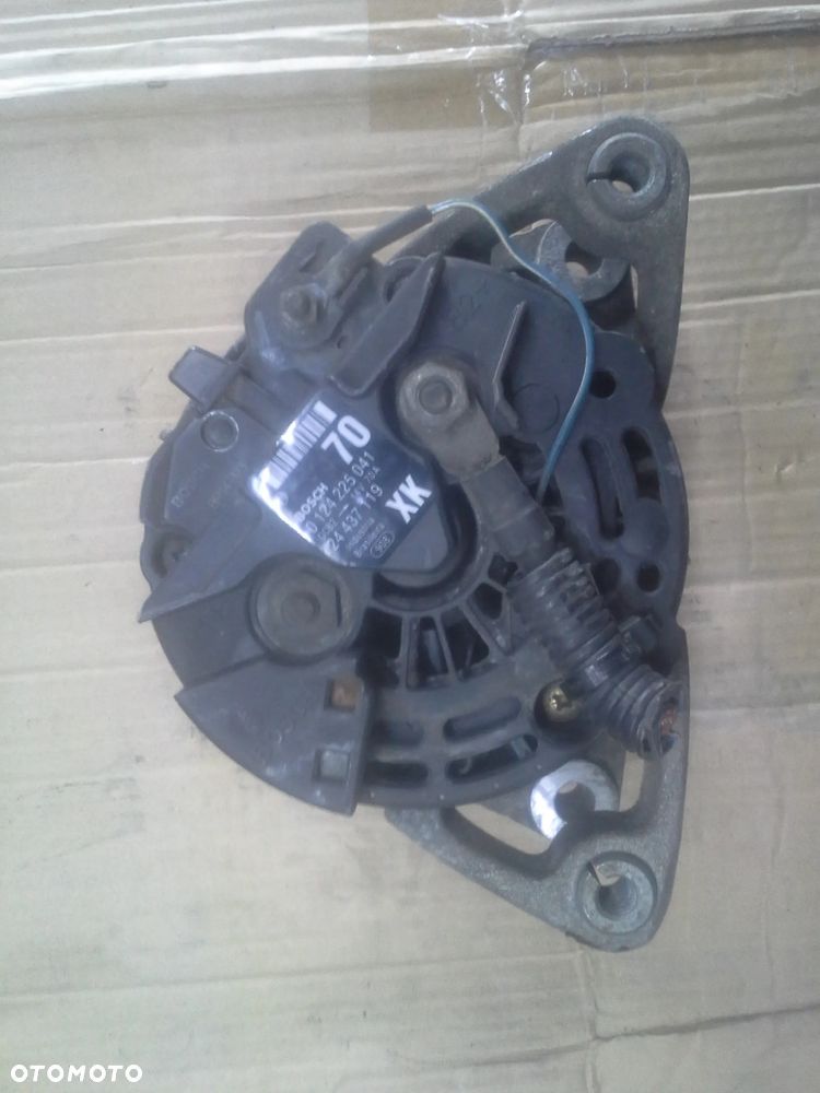 Opel Astra Corsa Meriva 1.2 alternator Bosch 0124225041 14V 70A - 6