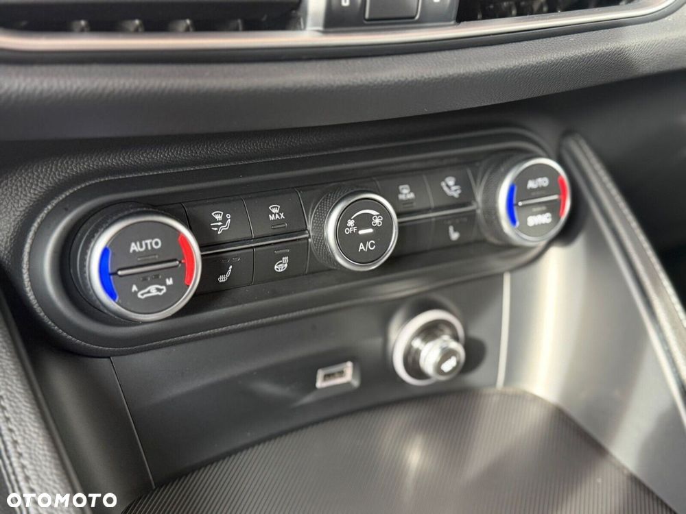 Alfa Romeo Stelvio - 27