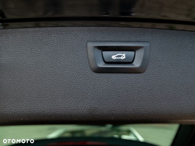 BMW Seria 3 335d xDrive Sport-Aut Luxury Line - 33