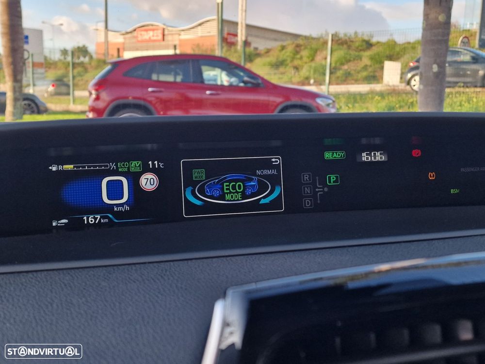 Toyota Prius 1.8 Plug-In Luxury+Pele - 37