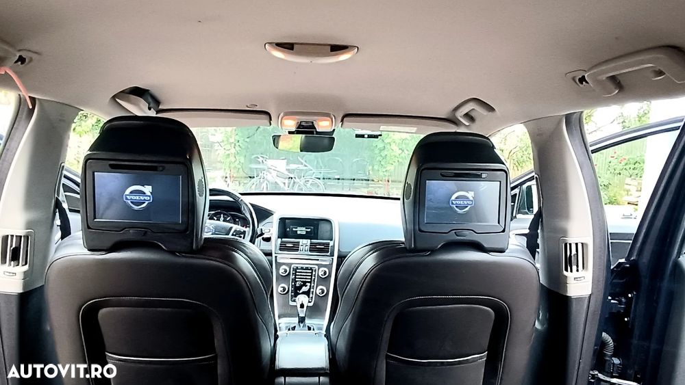 Volvo XC 60 D5 AWD Momentum - 13