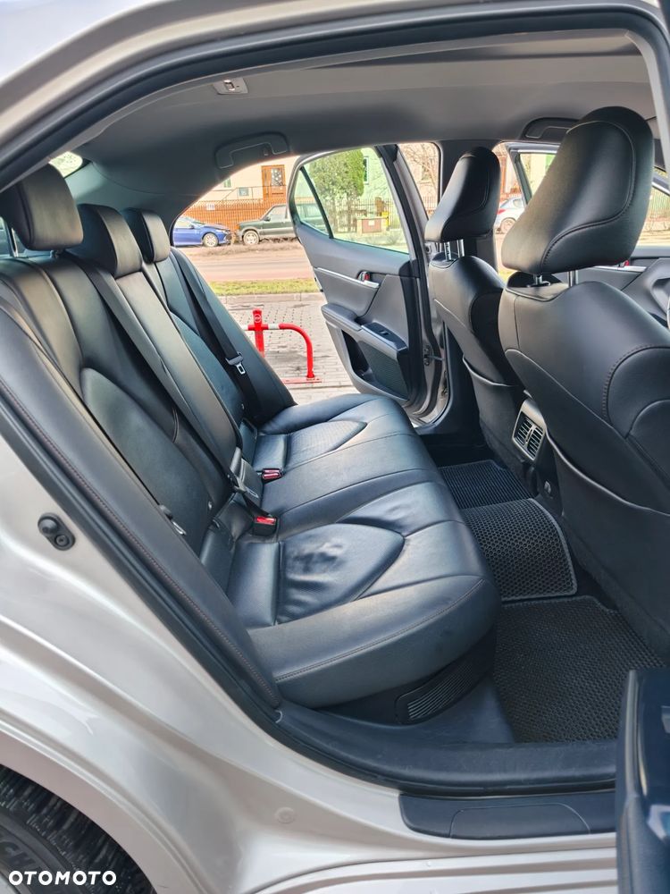 Toyota Camry Business Edition - 9