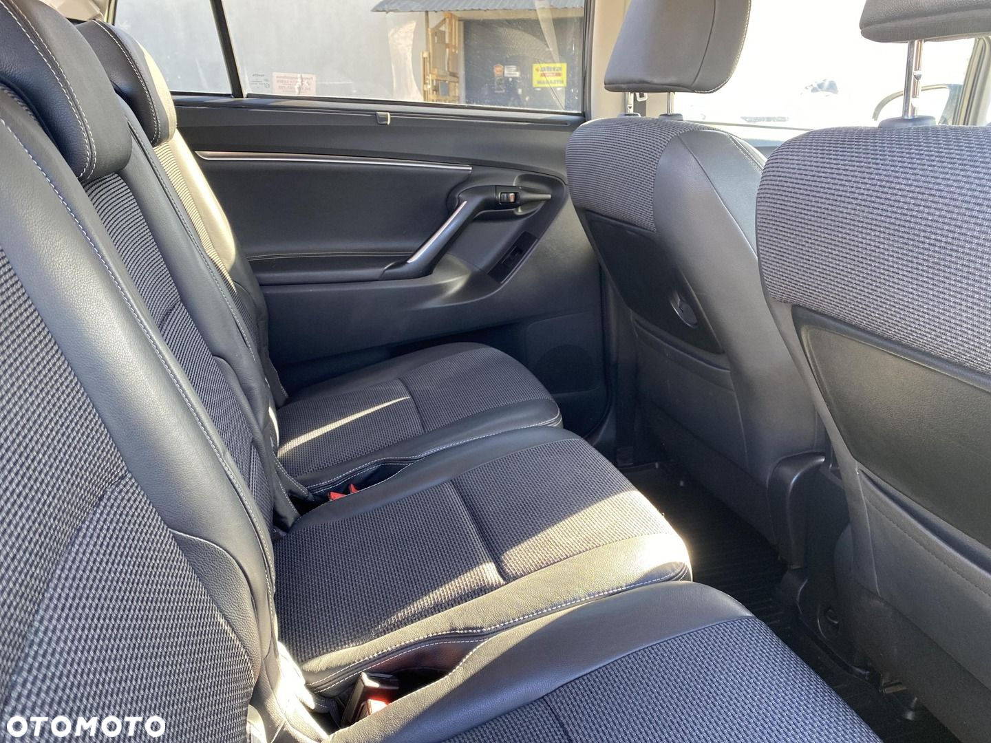 Toyota Verso 1.8 Prestige 7os EU6 - 12