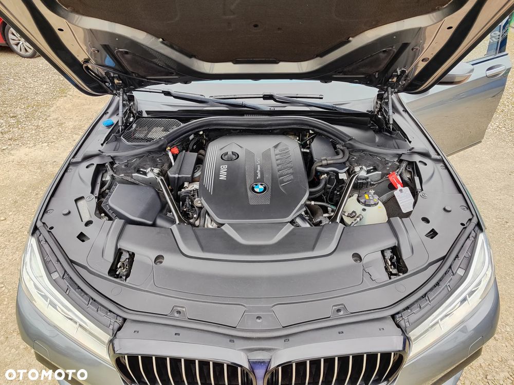 BMW Seria 7 740d xDrive sport - 39