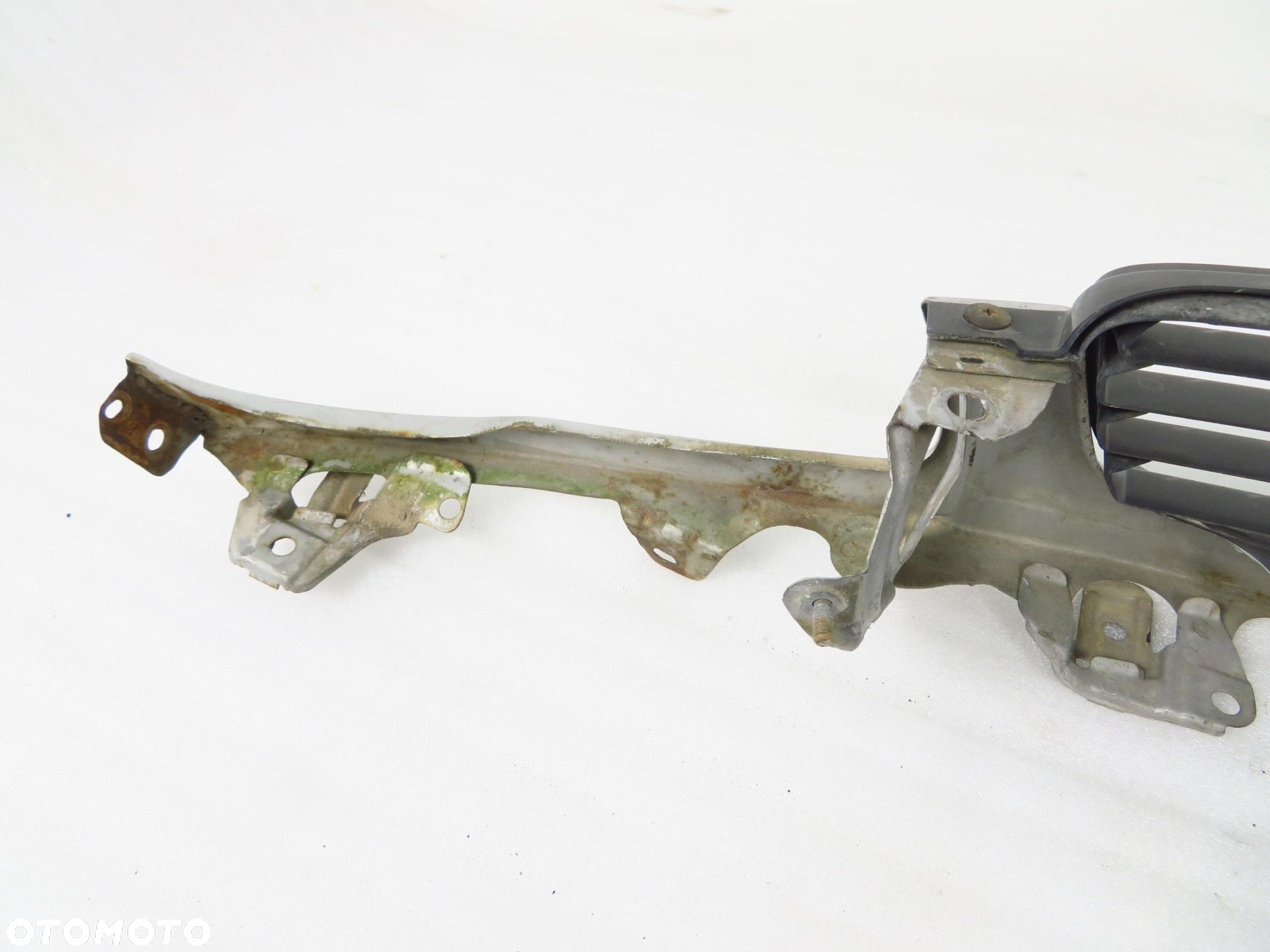 ATRAPA NOSEK GRILL TOYOTA COROLLA VIII E11 199 - 2