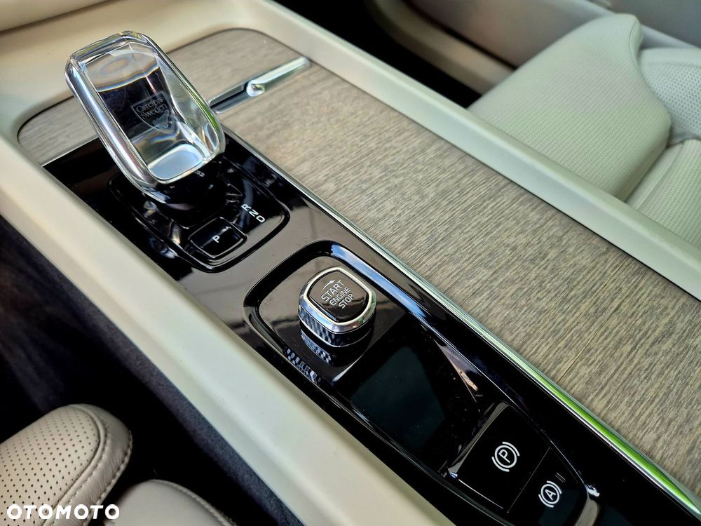 Volvo XC 60 T6 AWD Plug-In Hybrid Inscription Expression - 24