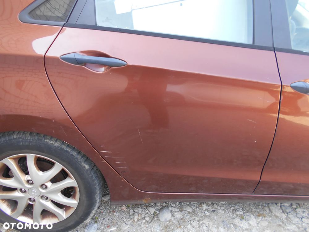 HYUNDAI I30 II LIFT HATCHBACK HATCHBACK 1.4 CRDI 2013R KOD LAKIERU U8N SILNIK SKRZYNIA BIEGOW MANUALNA 6 BIEGOWA MASKA LAMPA LUSTERKO ZDERZAK PAS PRZEDNI BLOTNIK ZAWIESZENIE CZESCI - 14