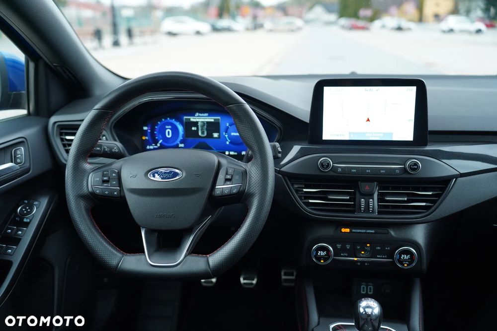 Ford Focus 1.5 EcoBlue Start-Stopp-System ST-LINE - 23