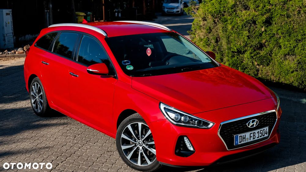 Hyundai i30 blue 1.6 CRDi Passion - 3