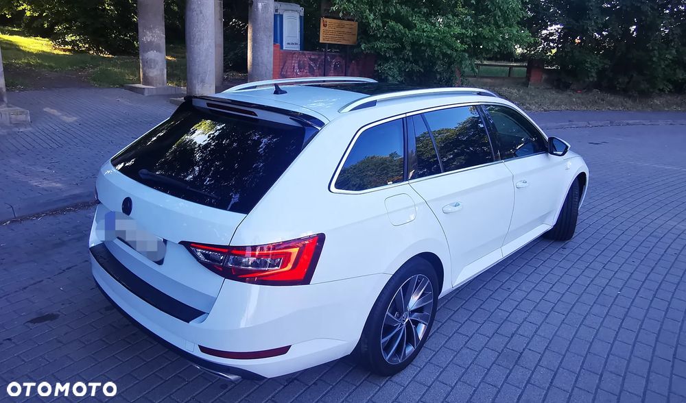 Skoda Superb 2.0 TDI Premium Edition - 5