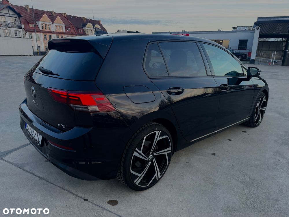 Volkswagen Golf - 8