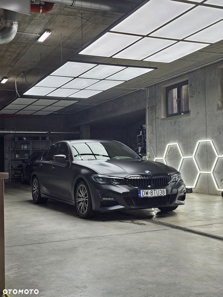 BMW Seria 3 320i xDrive M Sport sport - 2