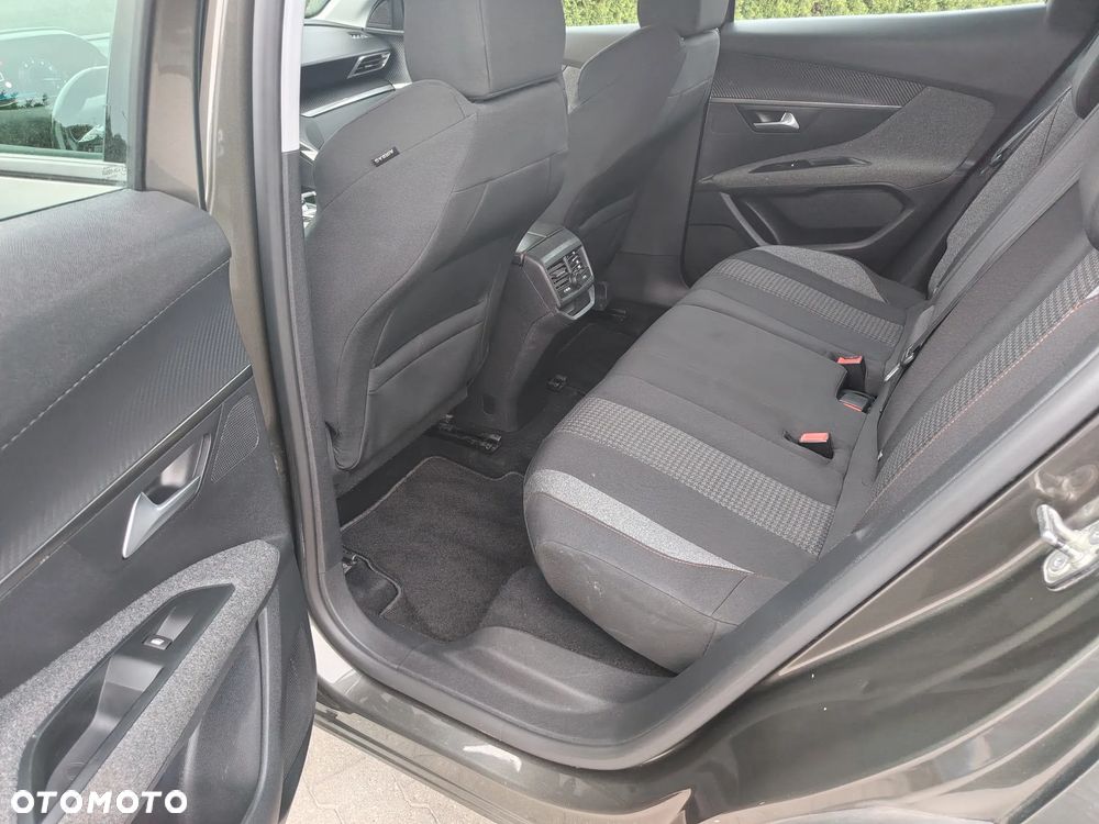 Peugeot 3008 PureTech 130 Stop & Start GPF EAT8 Allure - 13