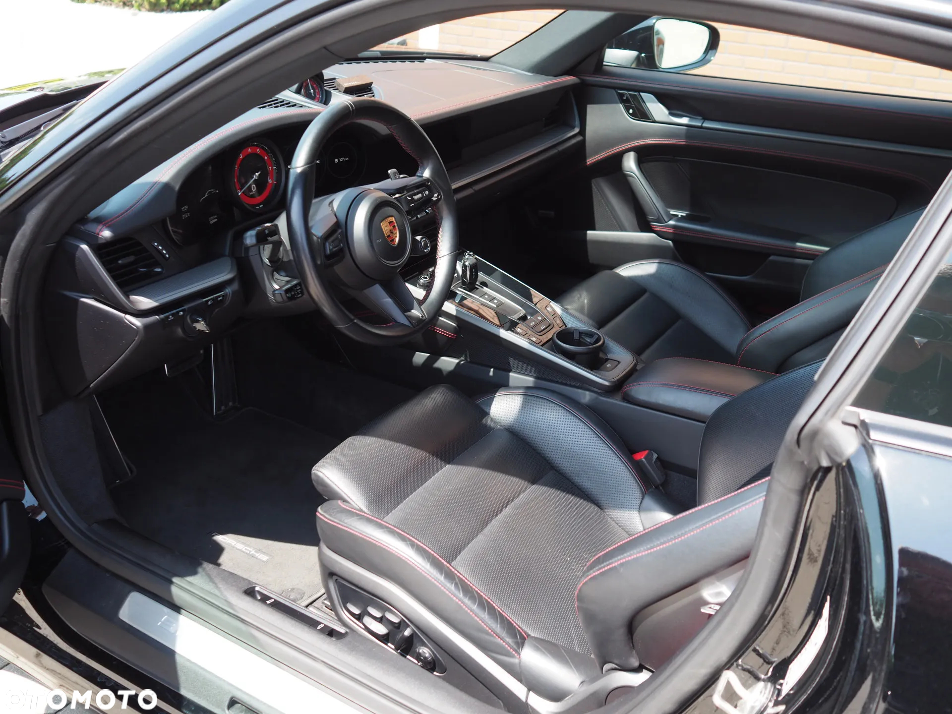 Porsche 911 Carrera 4S - 8
