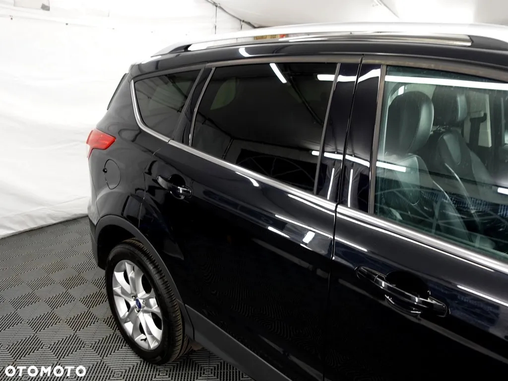 Ford Kuga 2.0 TDCi FWD Titanium - 29