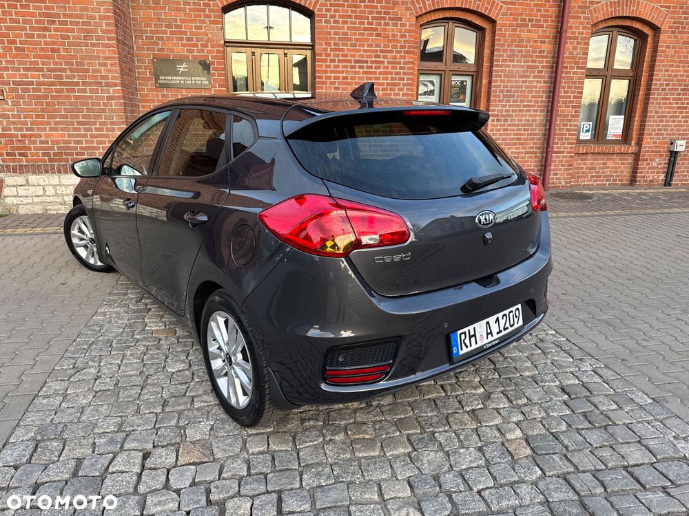 Kia Ceed 1.6 GDI Vision - 18