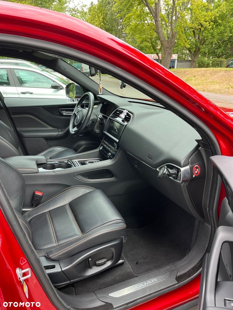 Jaguar F-Pace 2.0 i4D AWD Prestige - 22