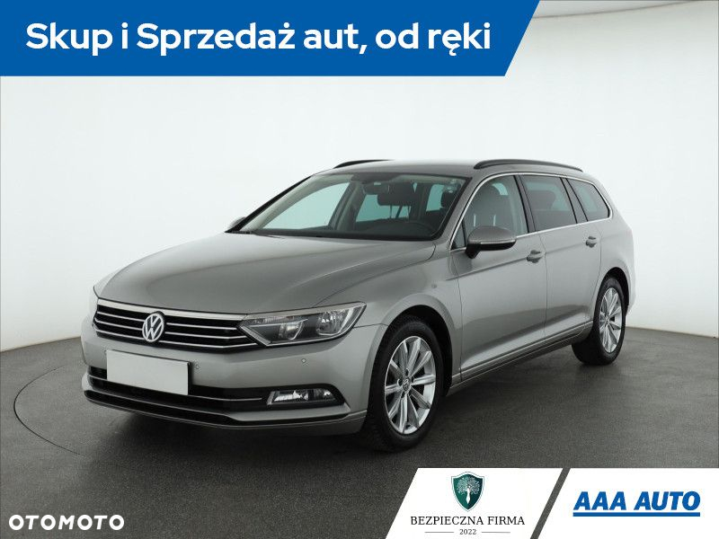 Volkswagen Passat - 2