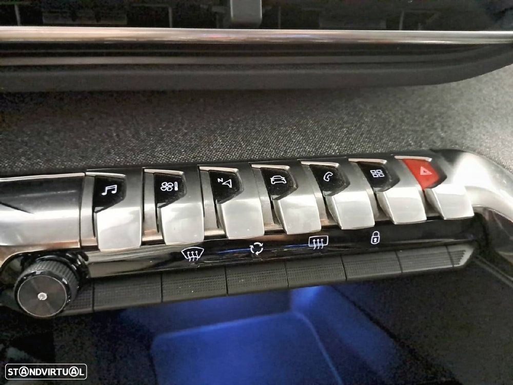 Peugeot 3008 1.2 PureTech Allure Pack EAT8 - 22