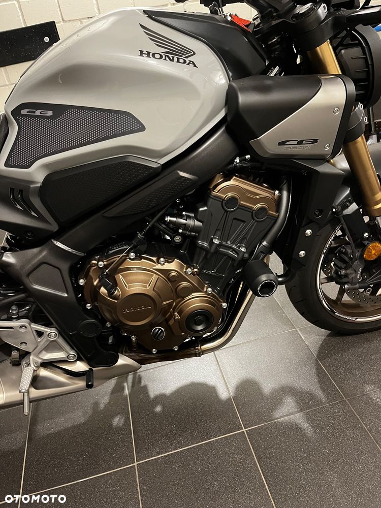Honda CB - 8