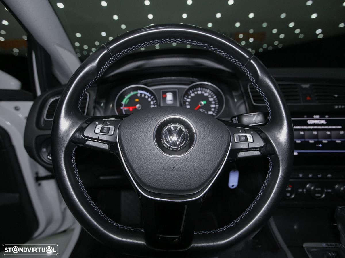 VW e-Golf AC/DC - 15