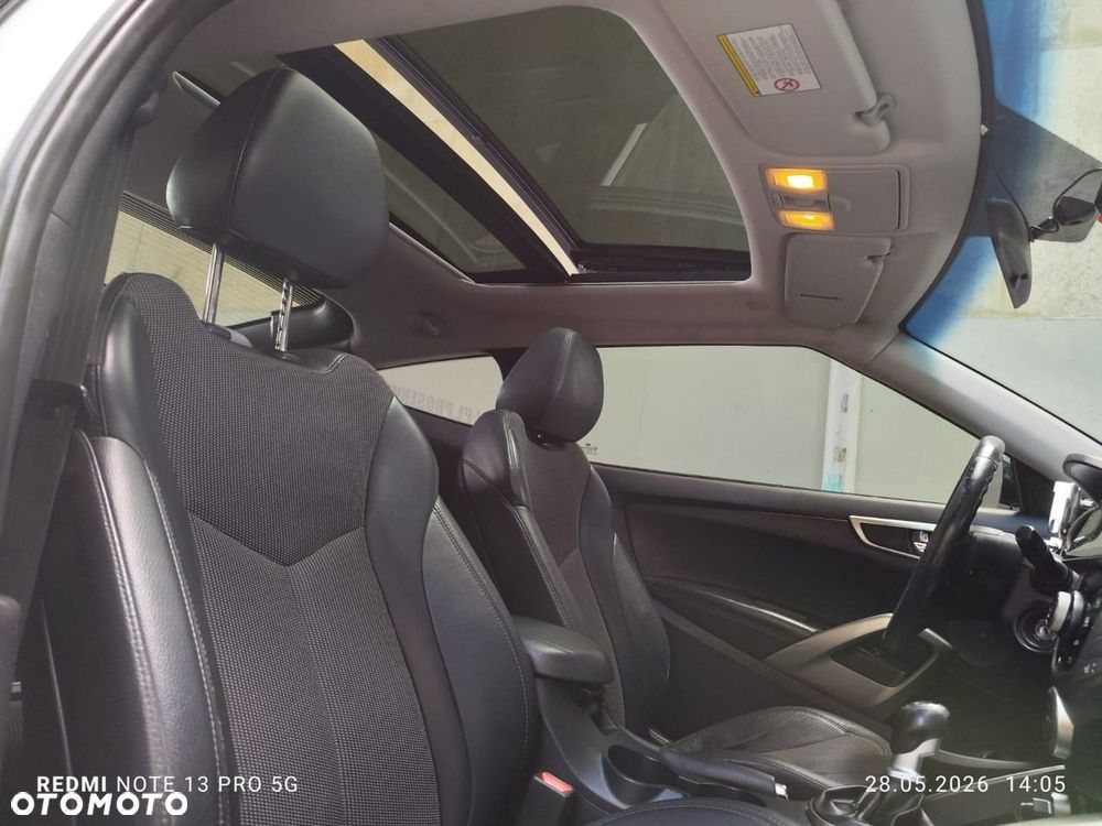 Hyundai Veloster - 12