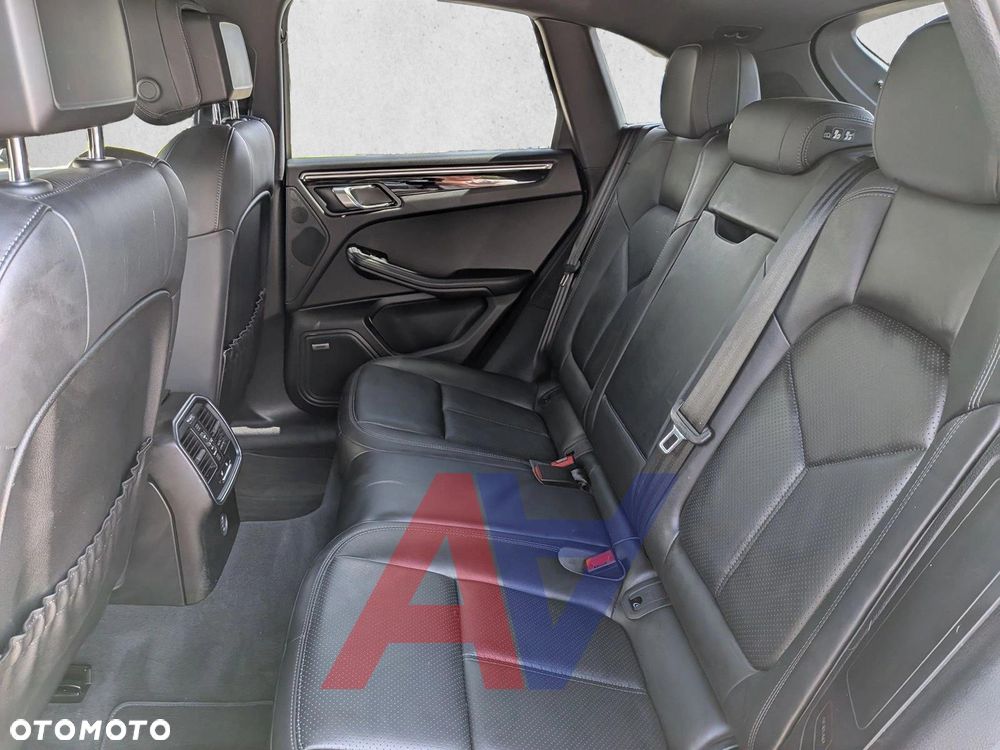 Porsche Macan Standard - 16