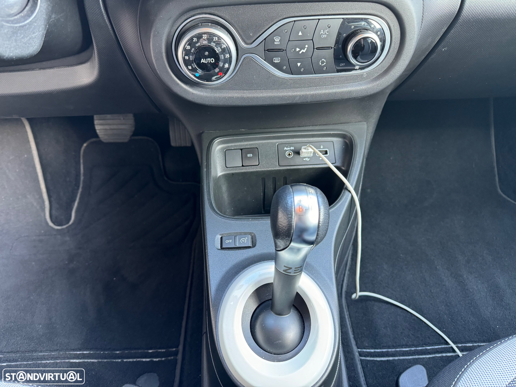 Renault Twingo Z.E. 22 Intens - 15