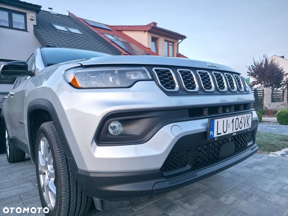 Jeep Compass - 35