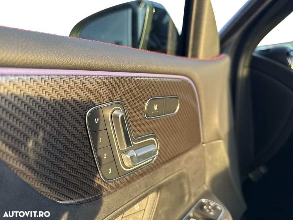 Mercedes-Benz GLB - 12