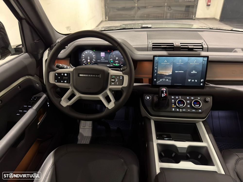 Land Rover Defender - 6