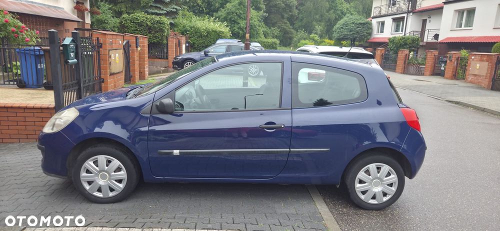 Renault Clio - 8