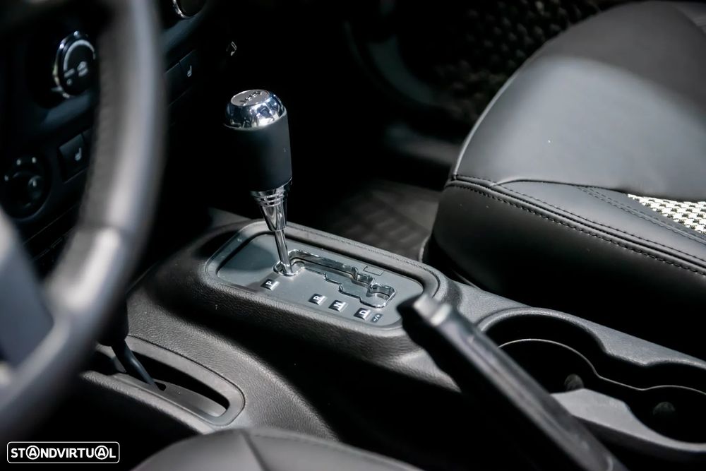 Jeep Wrangler Unlimited 2.8 CRD ATX Sahara Adventure Edition - 42