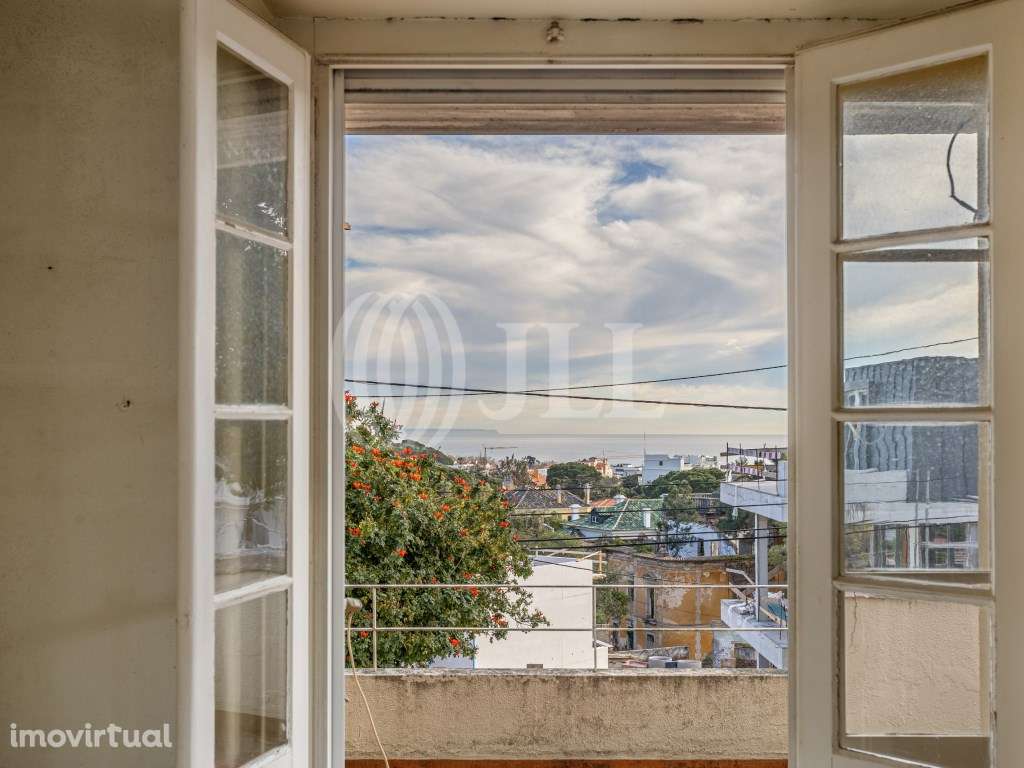 Moradia T5+1 com jardim, vista mar, no Estoril Cascais - Grande imagem: 2/28