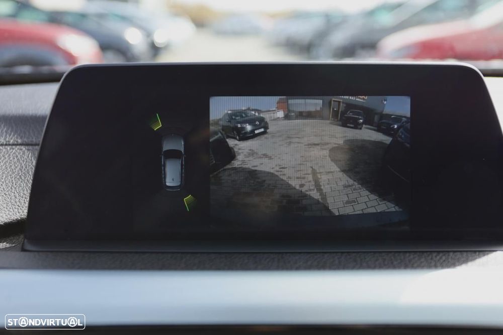 BMW 318 d Line Sport Auto - 11